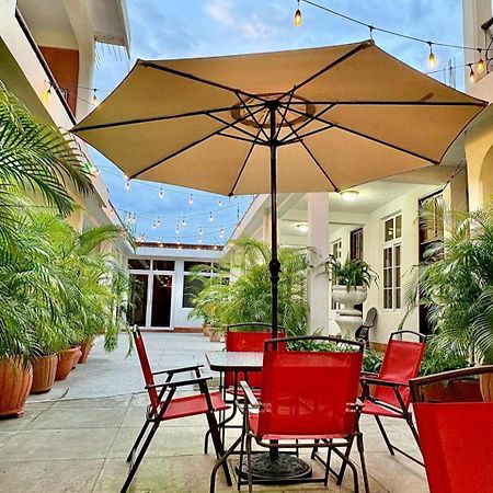 Hotel El Reformador Пуерто Бариос Екстериор снимка