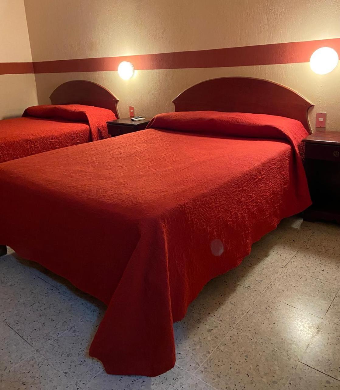 Hotel El Reformador Пуерто Бариос Екстериор снимка