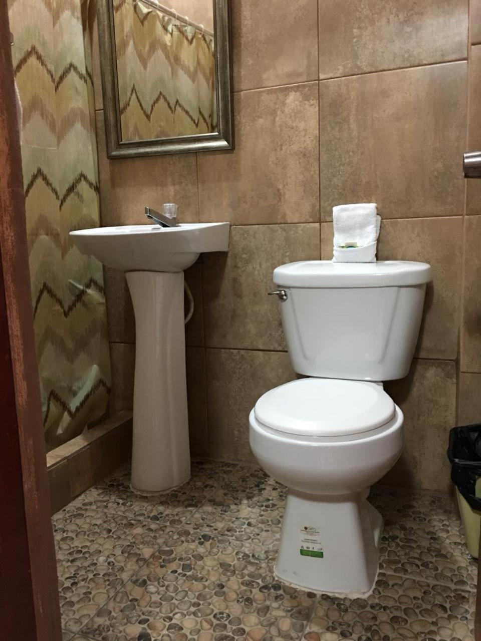 Hotel El Reformador Пуерто Бариос Екстериор снимка