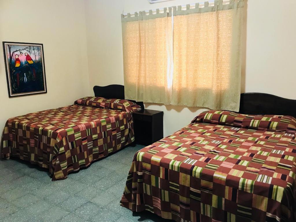 Hotel El Reformador Пуерто Бариос Екстериор снимка