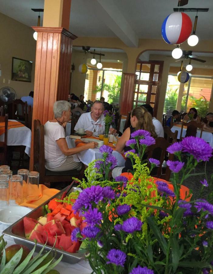 Hotel El Reformador Пуерто Бариос Екстериор снимка